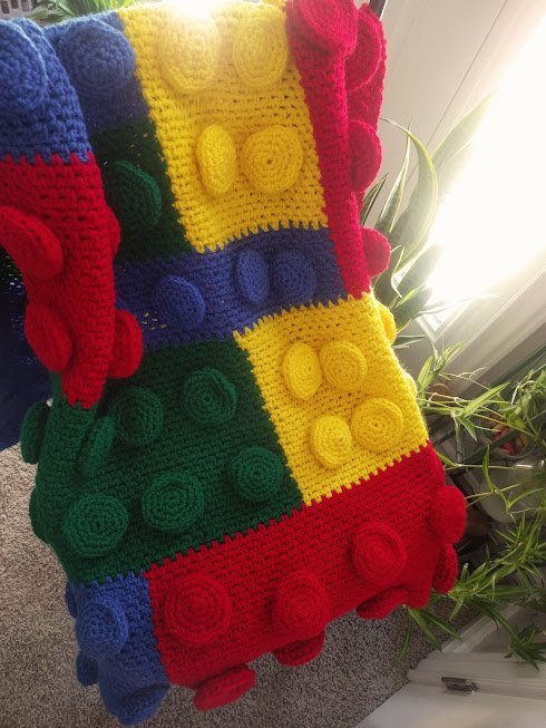 large.LegoBlanket.jpg.424ce72e522afc232a5620ca2830e29c.jpg